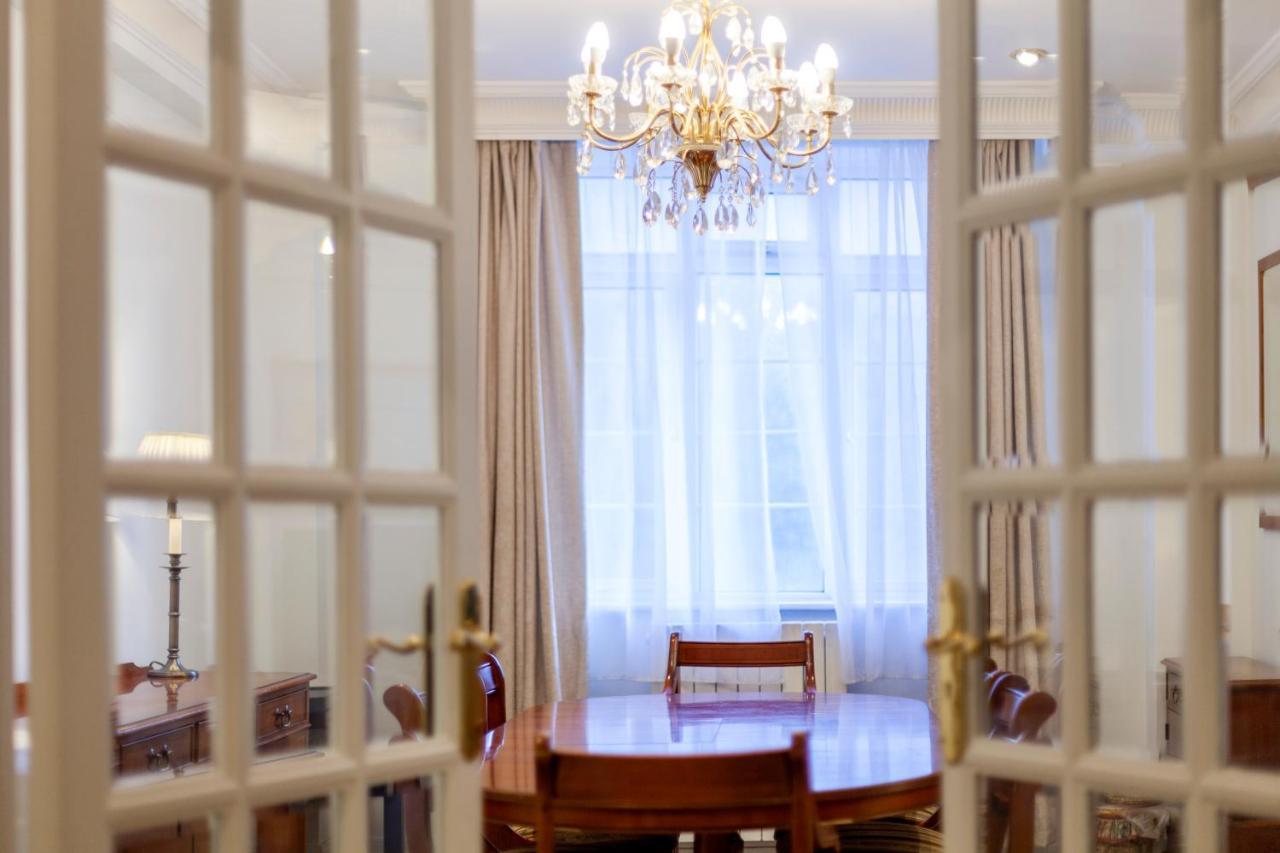 Bright 3bdr Near Swiss London